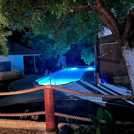 Lunar Dive Resort: Bamboo Villas 库布 外观 照片