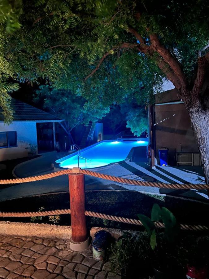 Lunar Dive Resort: Bamboo Villas 库布 外观 照片