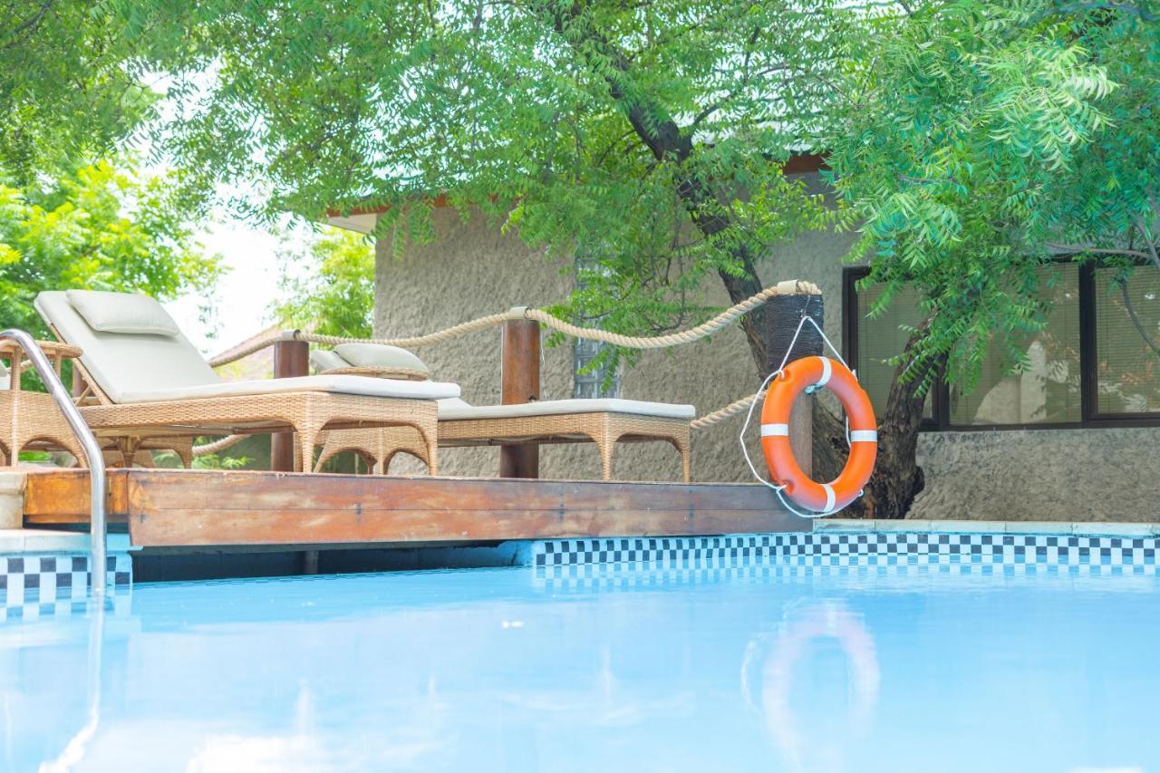 Lunar Dive Resort: Bamboo Villas 库布 外观 照片