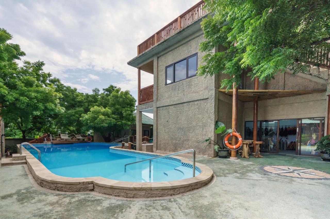 Lunar Dive Resort: Bamboo Villas 库布 外观 照片